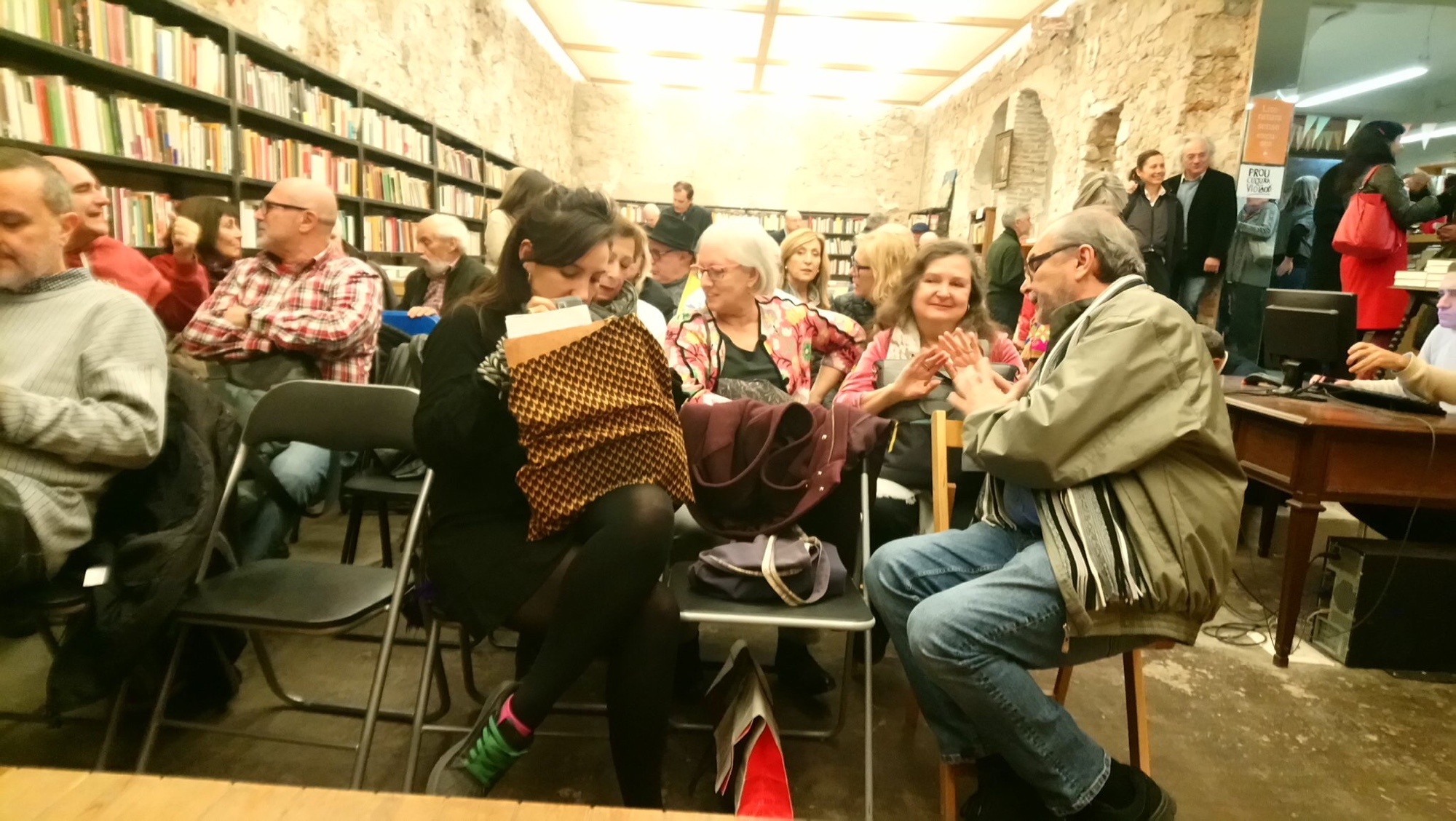 Así fue la presentación de "Poeticas del caos" en la Calders 7 Así fue la presentación de "Poeticas del caos" en la Calders - Roser Amills, escritora mallorquina