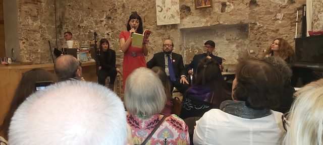 Antologia poeticas del caos en la calders, roser amills