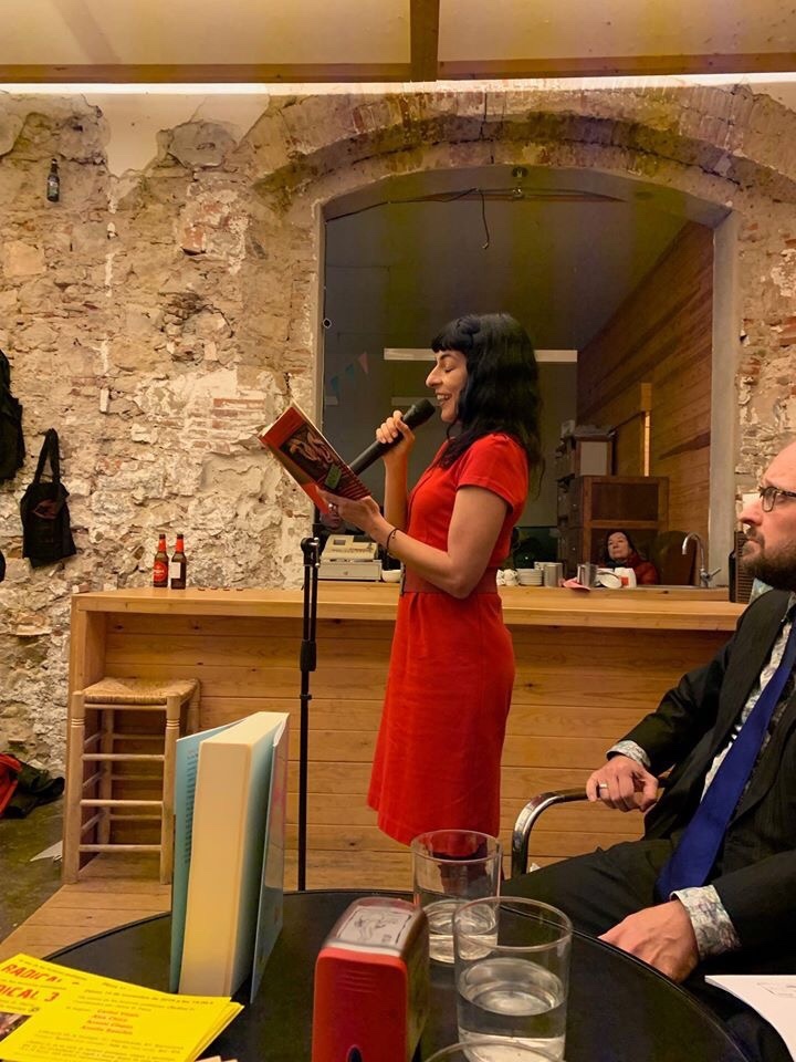 Así fue la presentación de "Poeticas del caos" en la Calders 2 Así fue la presentación de "Poeticas del caos" en la Calders - Roser Amills, escritora mallorquina