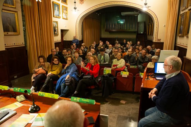 Recibo un premio TOI, es un gran honor. Gracias Jordi Català 6 Recibo un premio TOI, es un gran honor. Gracias Jordi Català - Roser Amills, escritora mallorquina