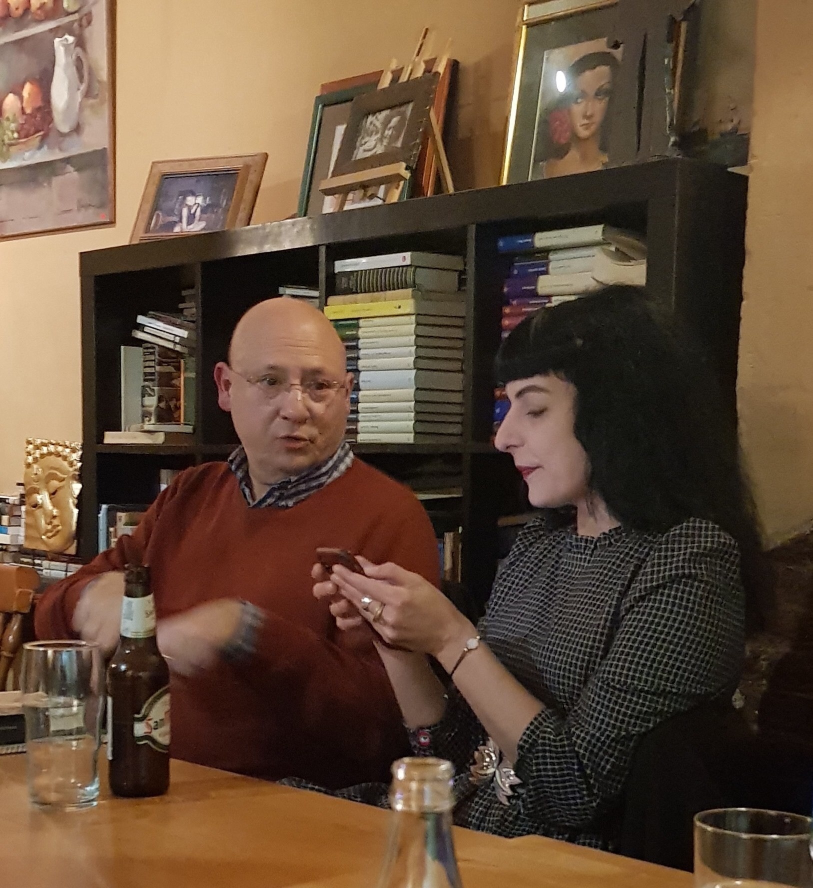 Com va ser el Cafè filosòfic de "La bachillera" 2 Com va ser el Cafè filosòfic de "La bachillera" - Roser Amills, escritora mallorquina