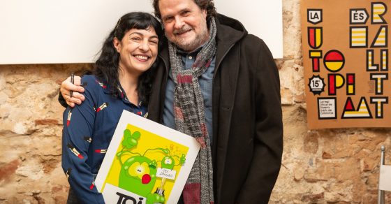 Roser Amills Recibe De Jordi Catala El Premio Toi De Comunicacion