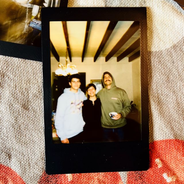 Roser Amills con sus hijos Marcel y Joan