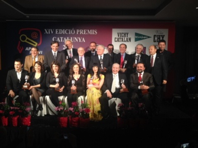 Foto Para La Revista Hola Premios Apei Grupo Con Roser Amills