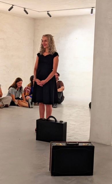 Diario de Ibiza: así fue la inauguración de Roser Amills del festival Territori con "Hilo de voz" - Roser Amills, escritora mallorquina
