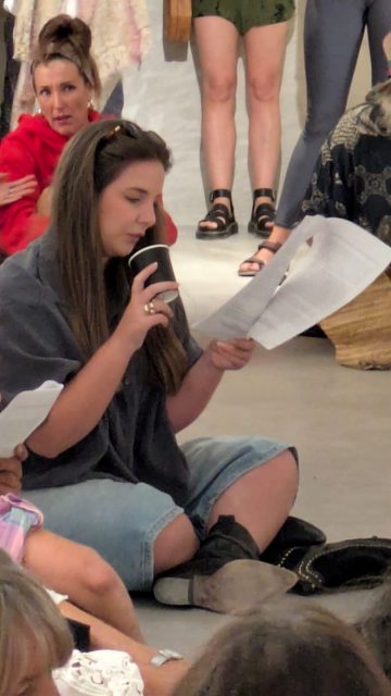 Diario de Ibiza: así fue la inauguración de Roser Amills del festival Territori con "Hilo de voz" - Roser Amills, escritora mallorquina