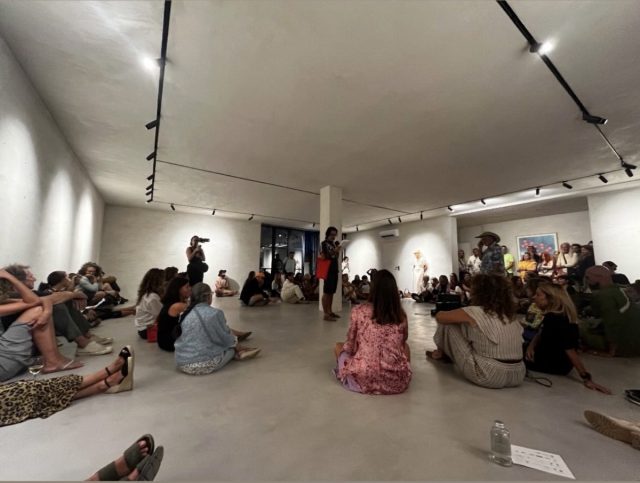 Diario de Ibiza: así fue la inauguración de Roser Amills del festival Territori con "Hilo de voz" - Roser Amills, escritora mallorquina