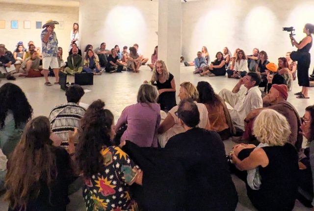 Diario de Ibiza: así fue la inauguración de Roser Amills del festival Territori con "Hilo de voz" - Roser Amills, escritora mallorquina