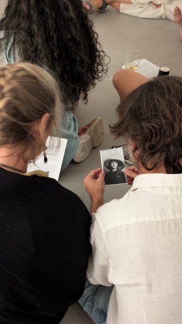 Diario de Ibiza: así fue la inauguración de Roser Amills del festival Territori con "Hilo de voz" - Roser Amills, escritora mallorquina
