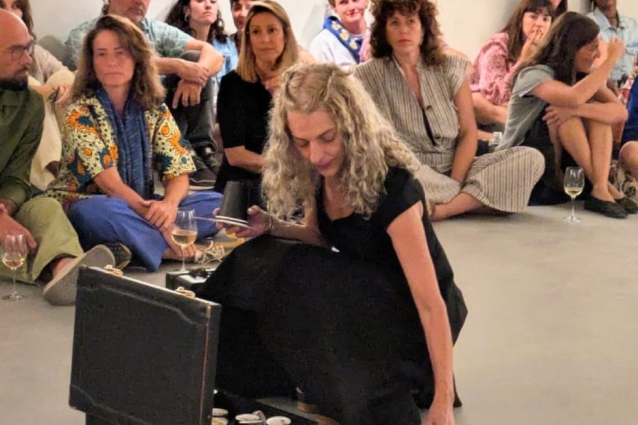 Festival Territori De Performance Performance De Roser Amills A L Estudio Laterna