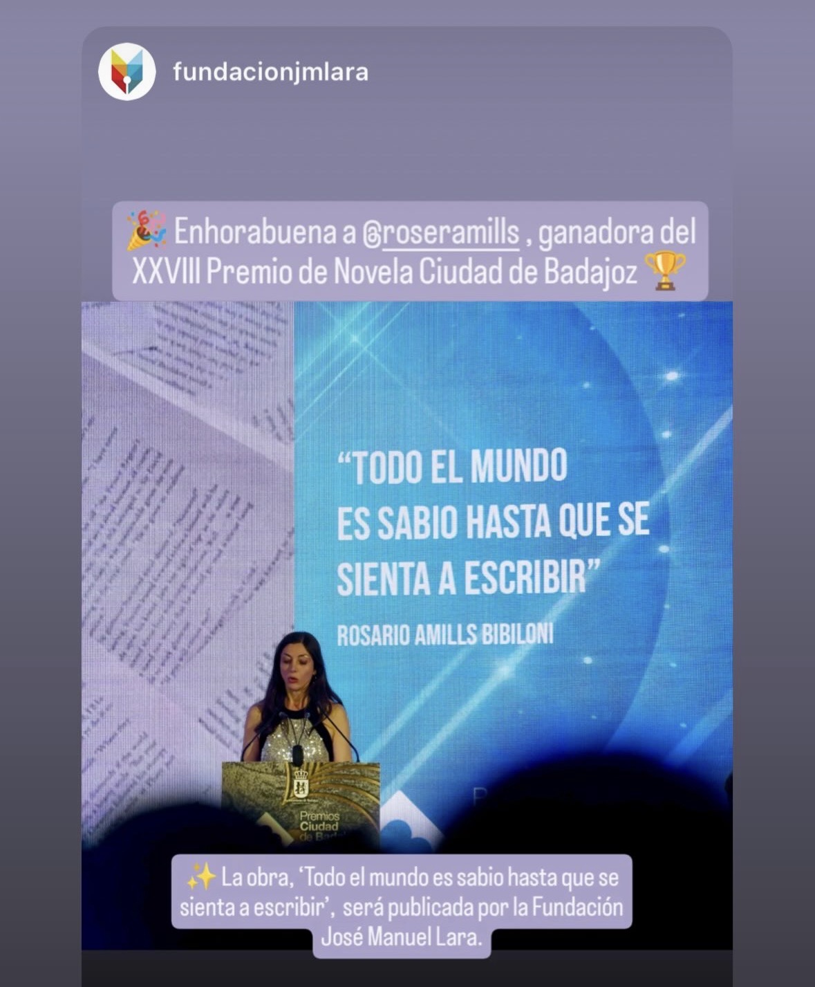 Roser Amills, ganadora del premio de novela, durante la entrega de los Premios Ciudad de Badajoz 2025
