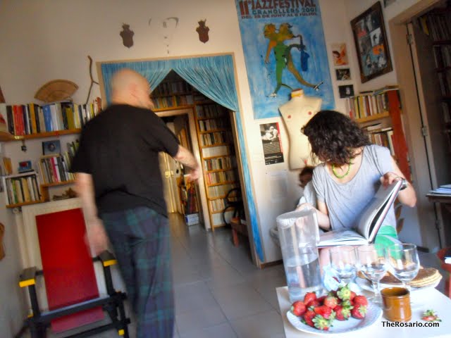 antonio beneyto en su estudio y roser amills