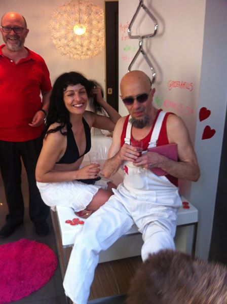 Antonio Beneyto I Roser Amills Performance Cuarto De Bano