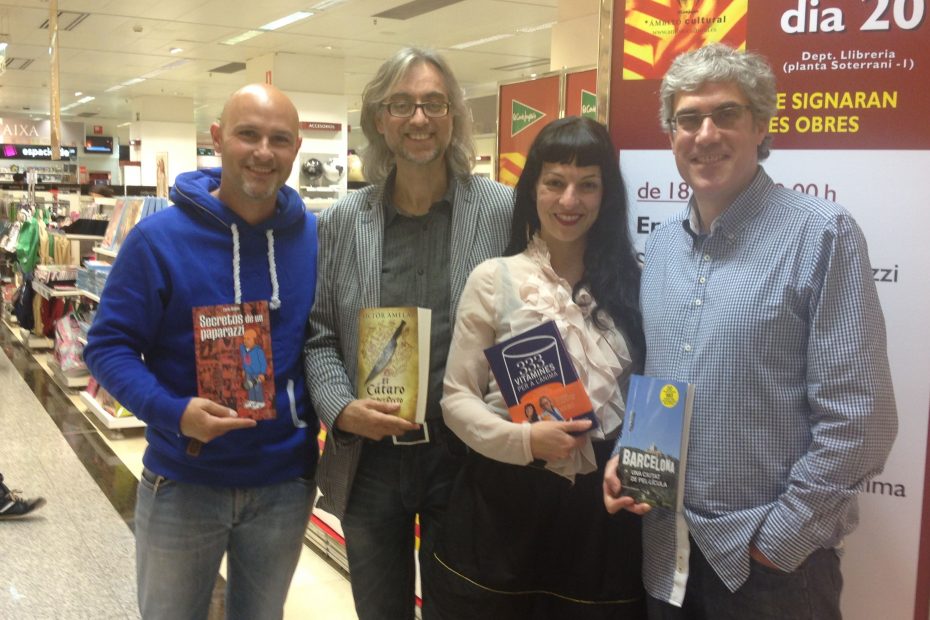 Enric Bayó, Víctor Amela, Roser Amills y otro autor con sus libros en El Corte Inglés