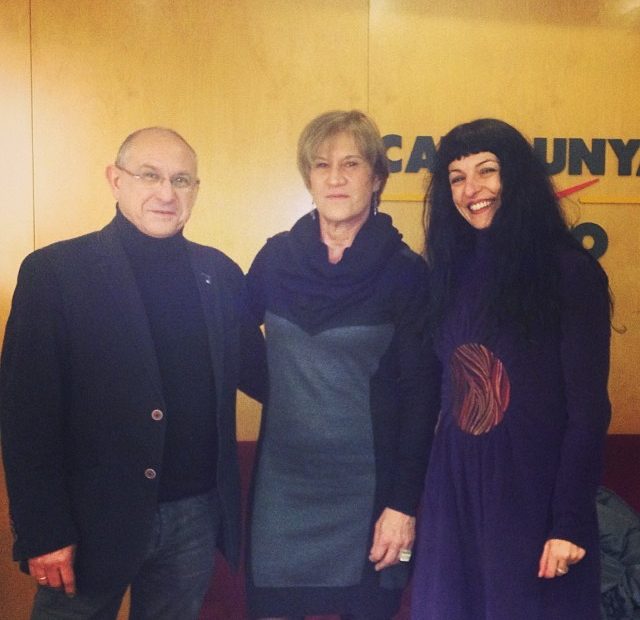 Roser Amills con Joan Gil y Malen Gual en Catalunya Ràdio
