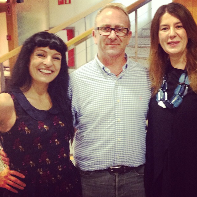 Roser Amills, Miquel Esteve y Valérie Tasso posan juntos