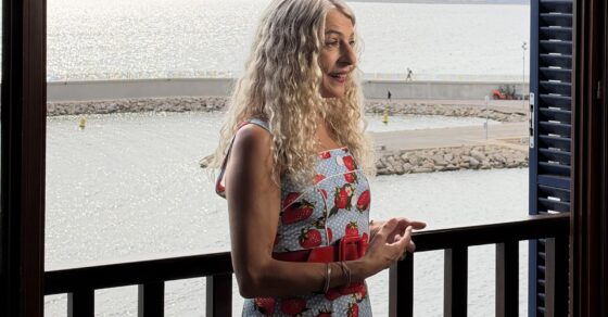 Roser Amills durante la entrevista para el documental George Sanders en el Hotel Portixol de Palma