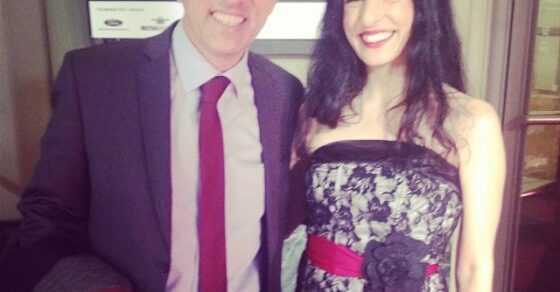 Roser Amills y Jordi Hurtado posando juntos en la gala de los premios Ondas