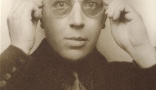 Retrato del poeta André Breton hacia 1924
