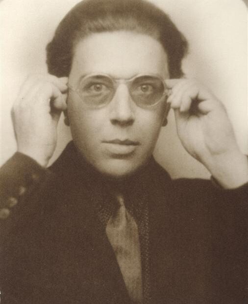 Retrato del poeta André Breton hacia 1924
