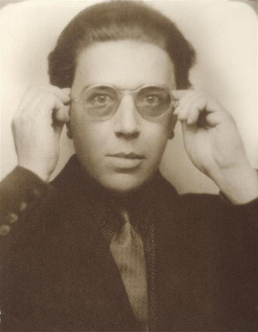 Retrato del poeta André Breton hacia 1924