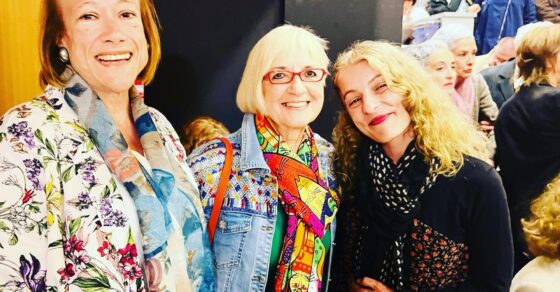Roser Amills, a la derecha, junto a las poetas Àngels Cardona y Maria Victòria Secall en el Día Mundial de la Poesía en Can Alcover, Palma