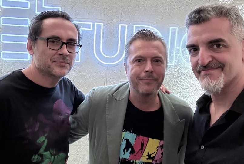 Tirso Calero, J. Rivera y J. M. Serrano Cueto, guionistas y directores del documental George Sanders