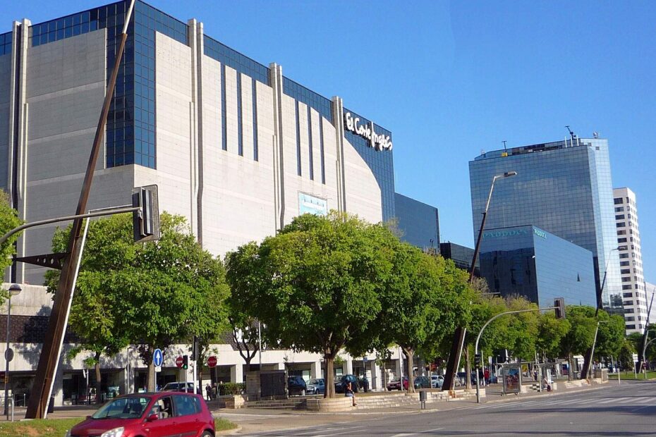 Edificio de El Corte Inglés en la avinguda de Francesc Macià de Sabadell