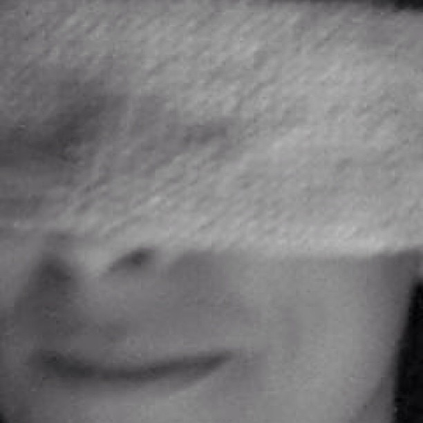 Imagen en blanco y negro que acompaña la cita de Georges Bataille sobre el deseo