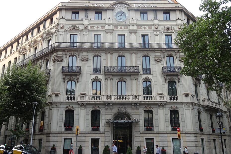 Fachada del Gran Hotel Havana, en la Gran Via de Barcelona