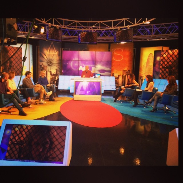8TV | Roser Amills porta «Amills Public WC» a «Arucitys» (10-12-2013)