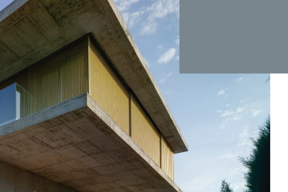 Casa Mirador, de Clavel Arquitectos, en Cocentaina, en el reportaje de Roser Amills en IM Cocinas y Baños nº 132 (2022)