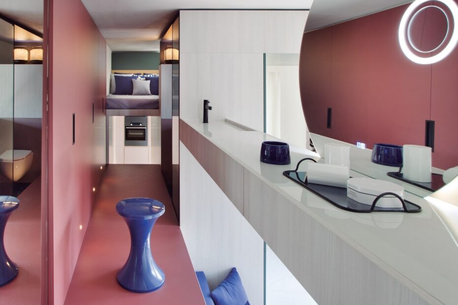 Baño de la interiorista Laura Martínez en la entrevista de Roser Amills en IM Cocinas y Baños nº 133 (2022)
