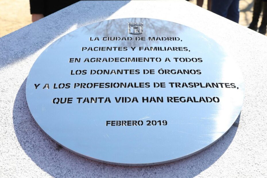 Monolito de homenaje a los donantes de órganos en Madrid