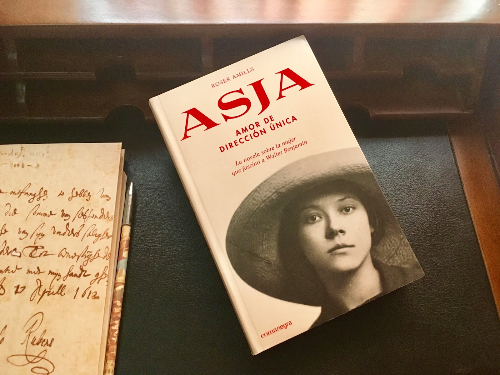 La tesis de Ligia Cortez sobre Asja Lācis cita «Asja. Amor de dirección única», de Roser Amills